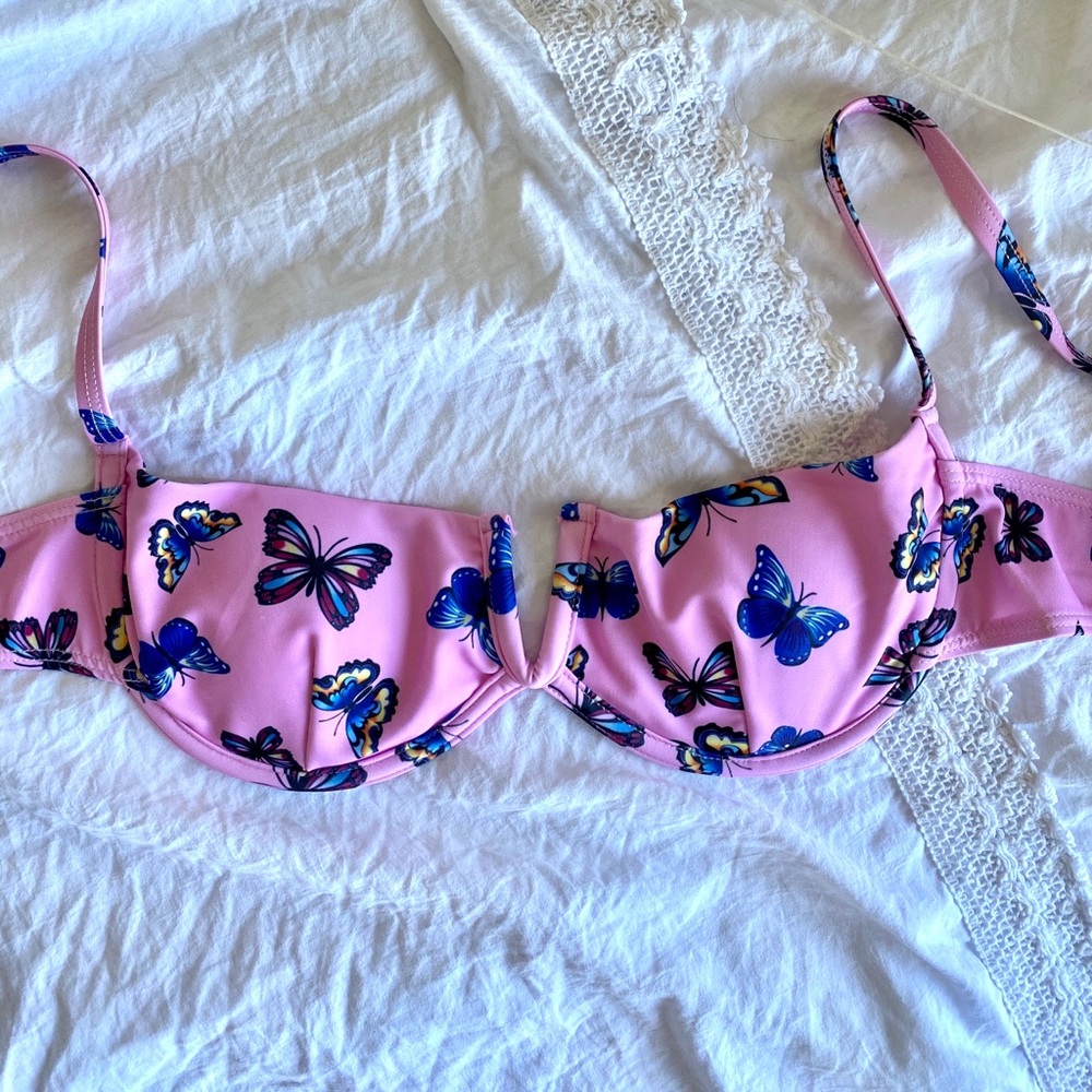 Pink butterfly bikini top🦋💘